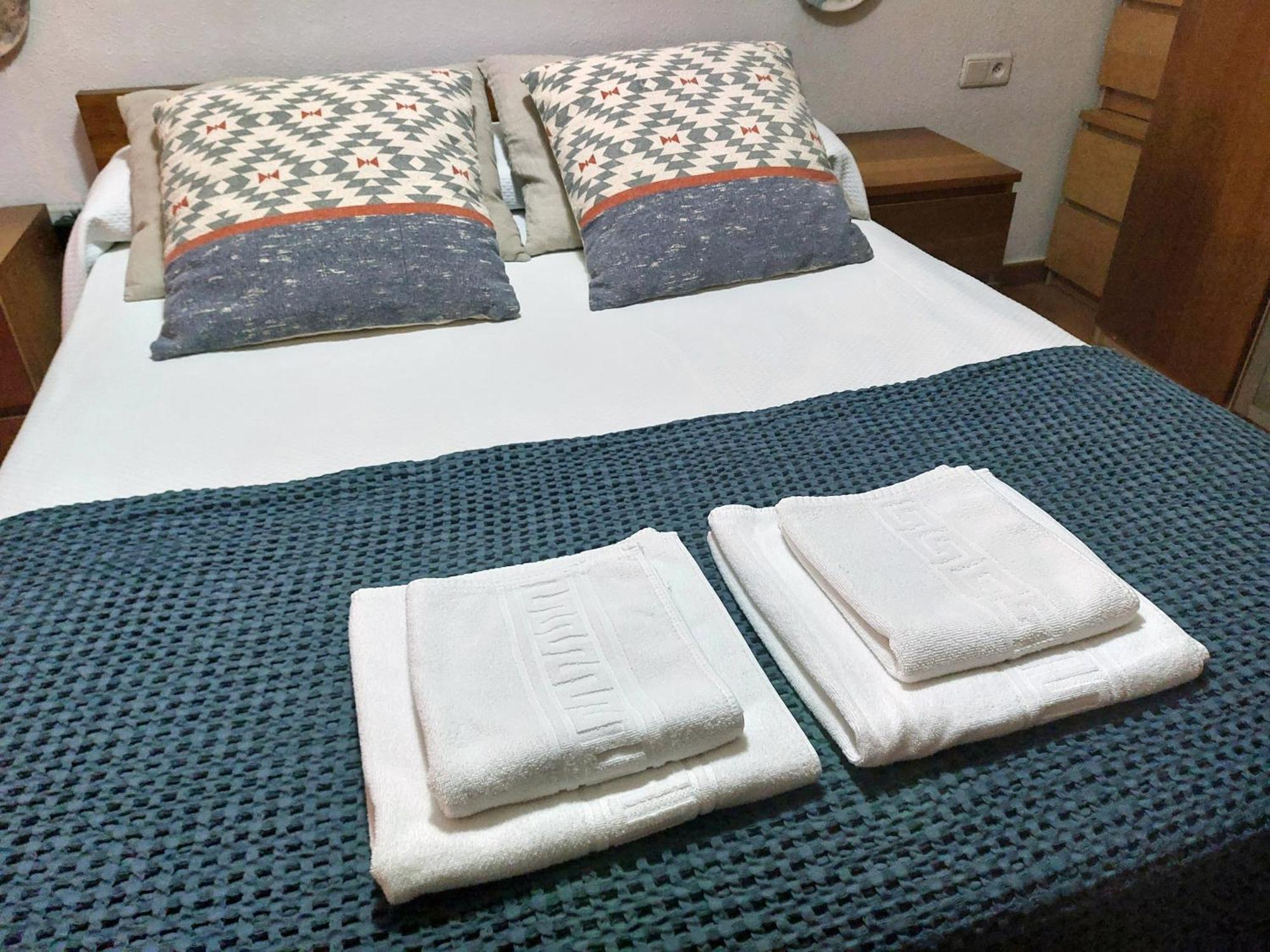 Apartamentos San Salvador Parking Gratis Mérida Kültér fotó